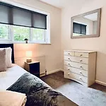 Charming Home W Parking Near Liverpool City Centre