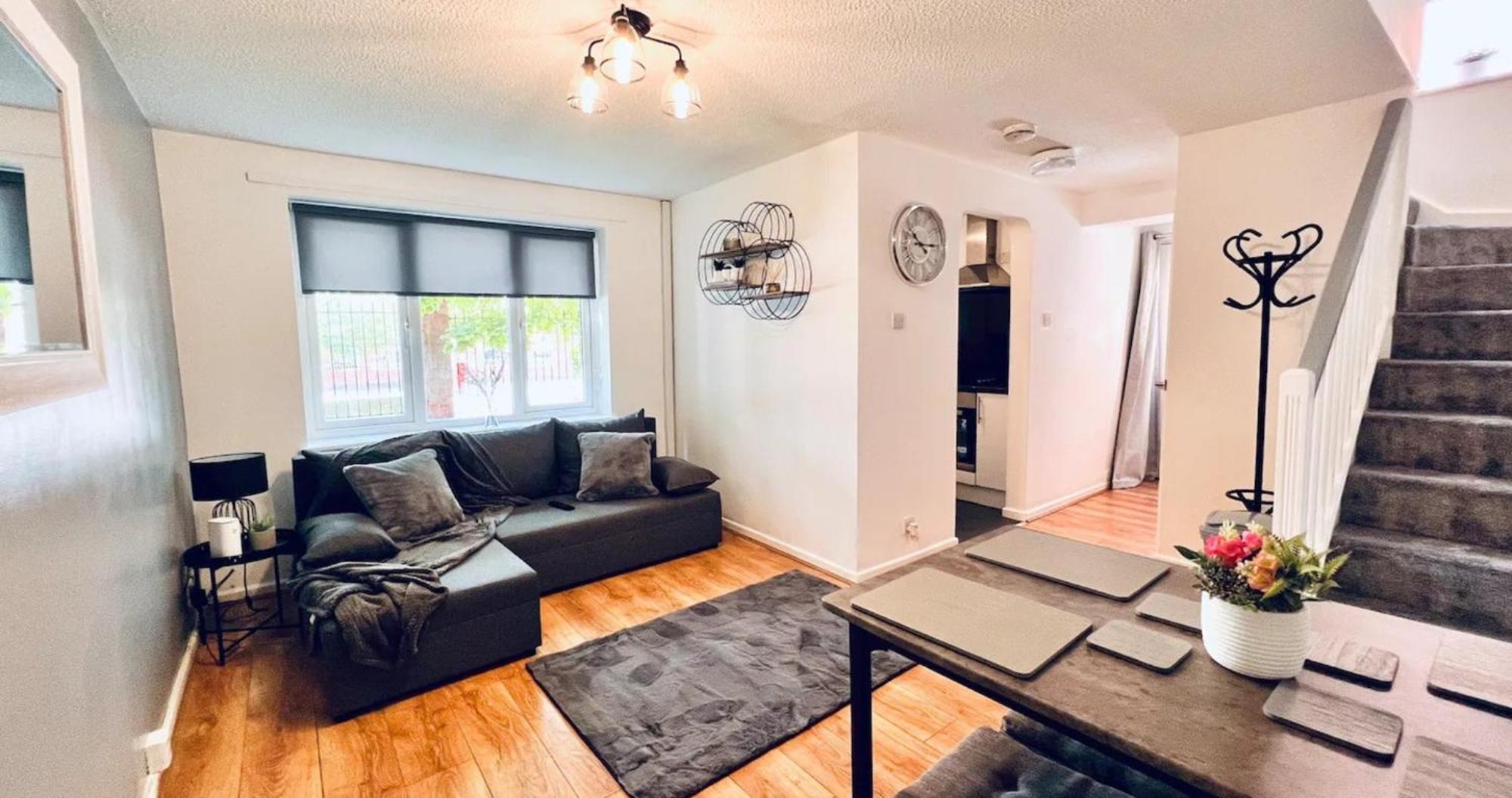 Charming W Parking Near Centre Holiday home *